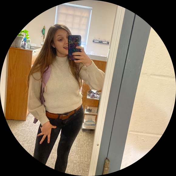 Poshmark profile picture for @stilts